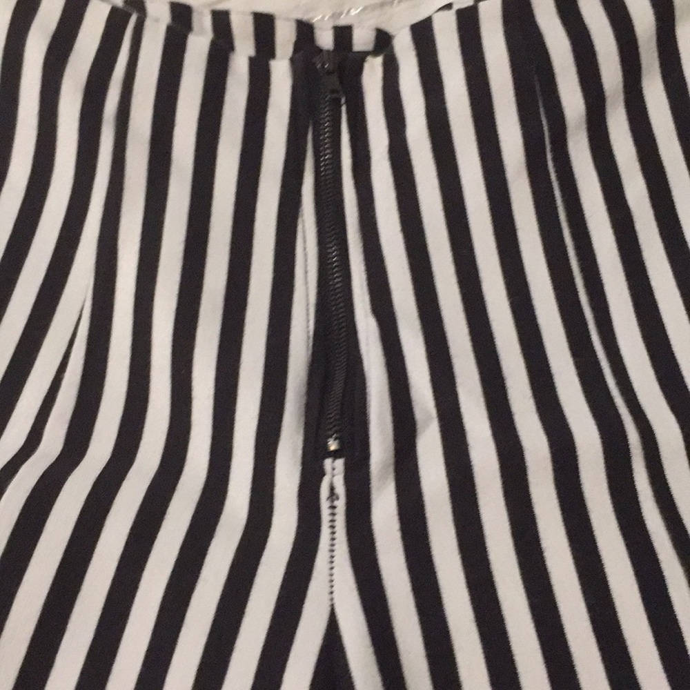 Forever 21 black & white striped shorts - Picture 2 of 3